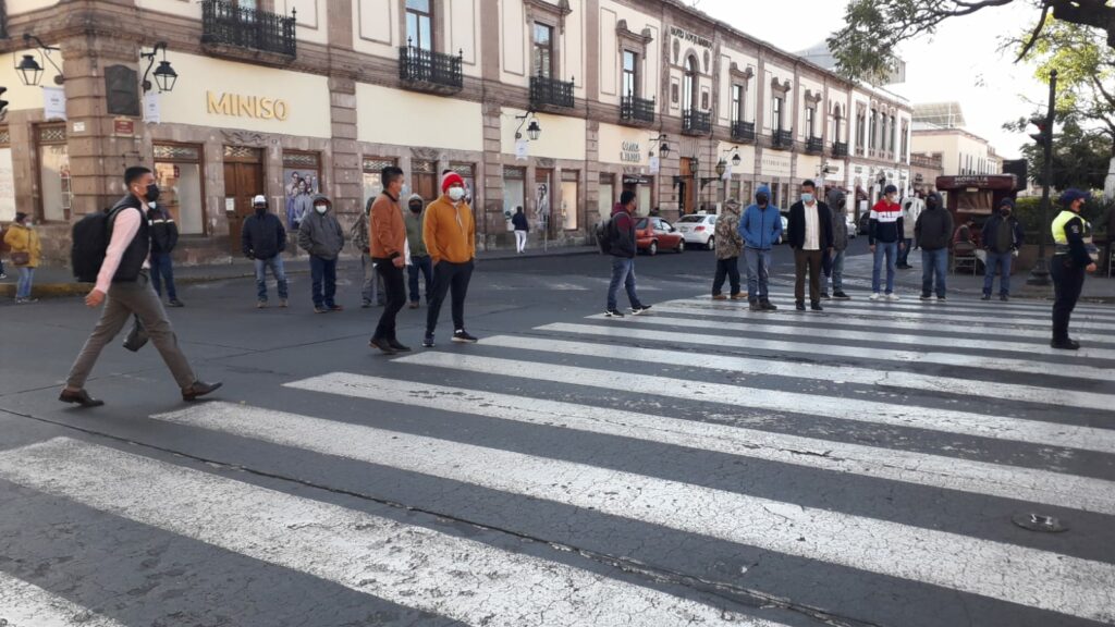 Mañana de calles y avenidas bloqueadas en Morelia