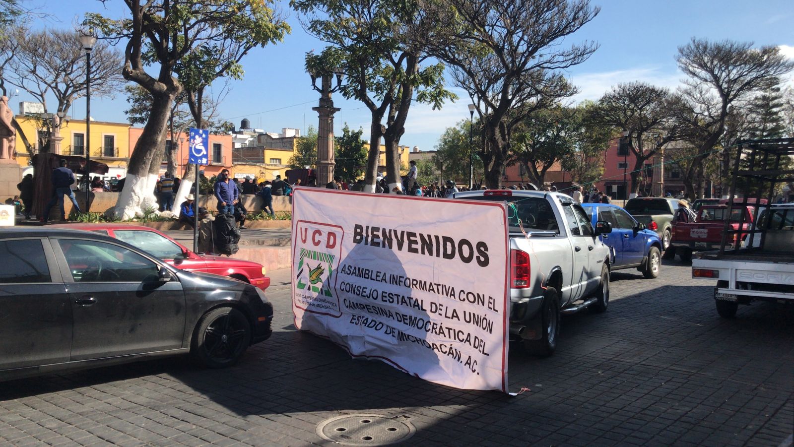 Mañana de calles y avenidas bloqueadas en Morelia