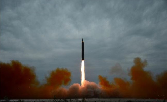 Suma Corea del Norte sexto lanzamiento de misiles al mar de Japón