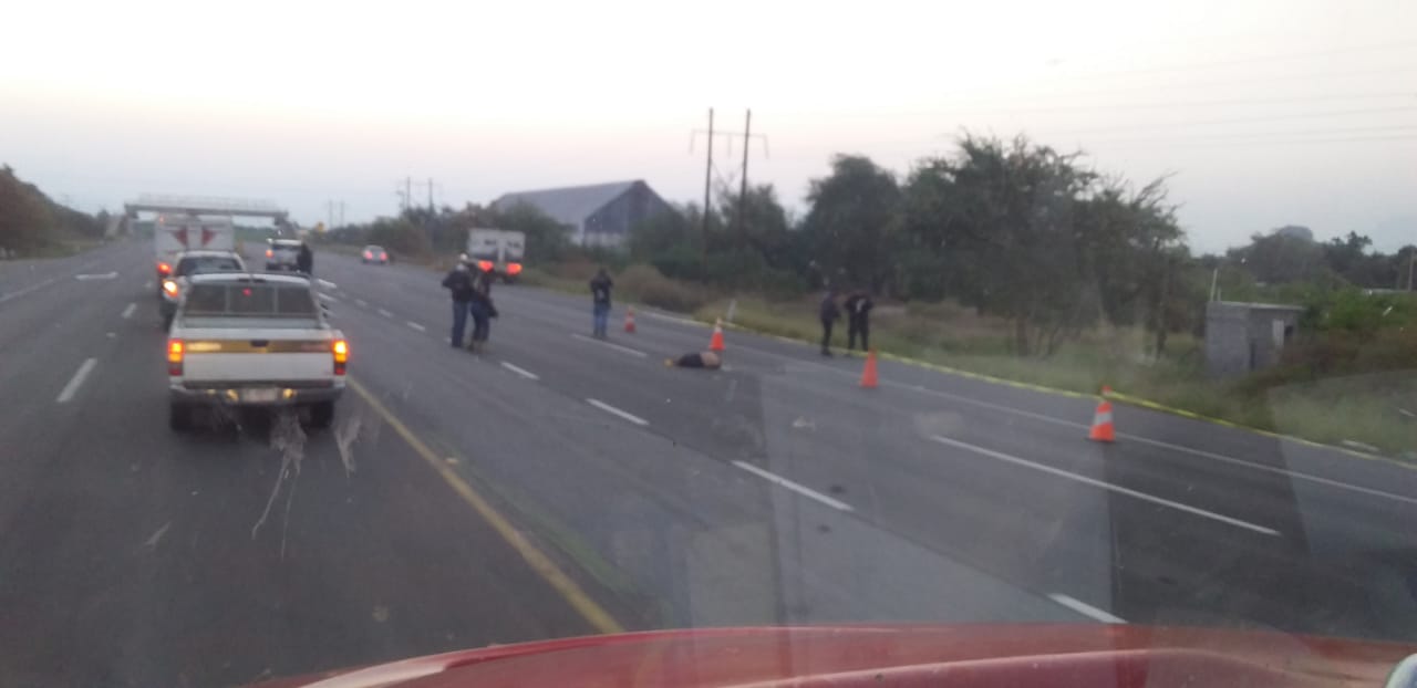 Hombre muere al ser arrollado en carretera Cuatro Caminos - Apatzingán