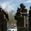A más de un año, ayuntamiento aún «valora» retirar escultura «racista»