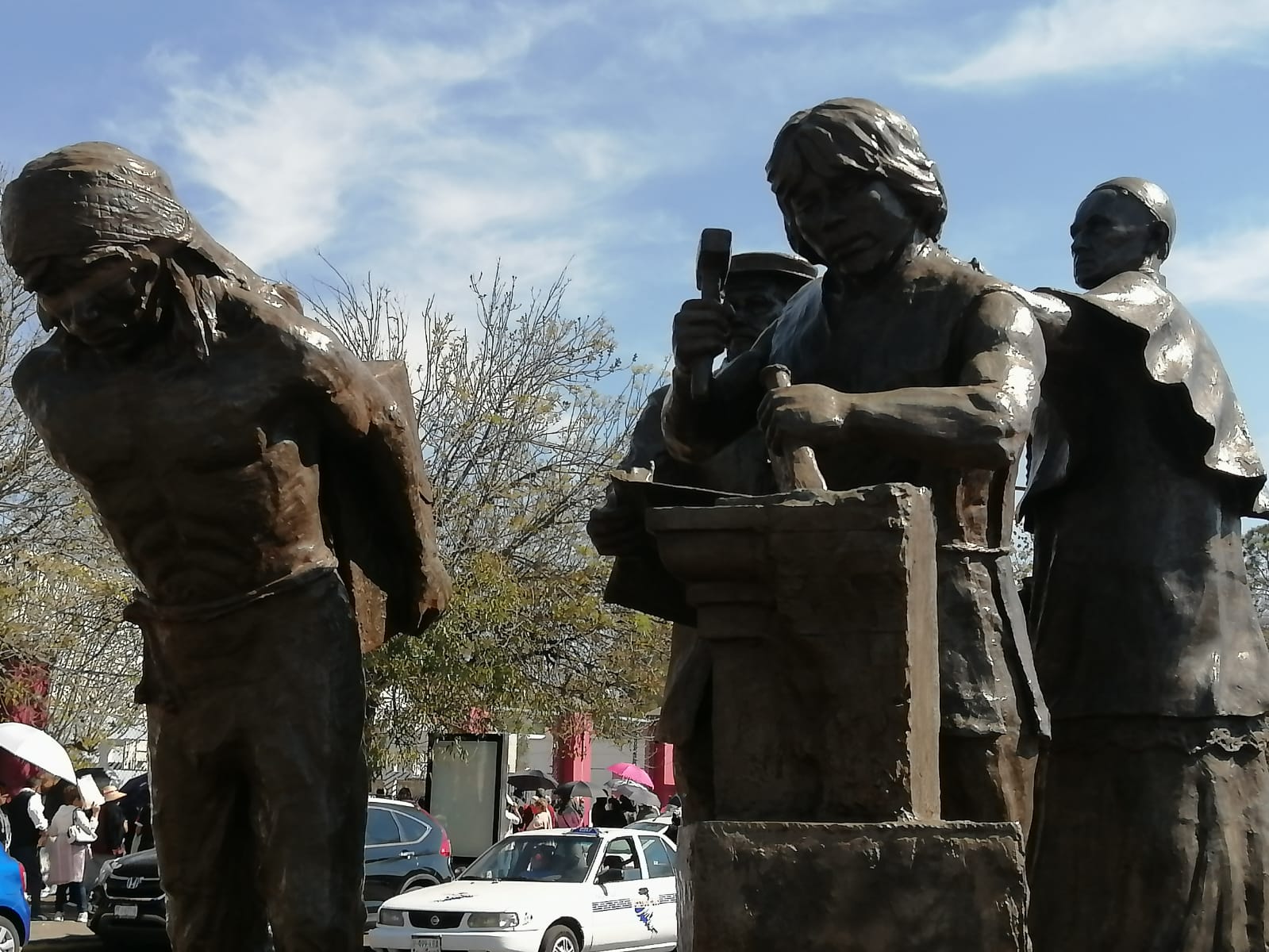 ayuntamiento retirar escultura racista