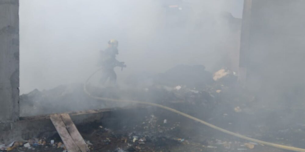 Arde panadería en pleno centro de Uruapan