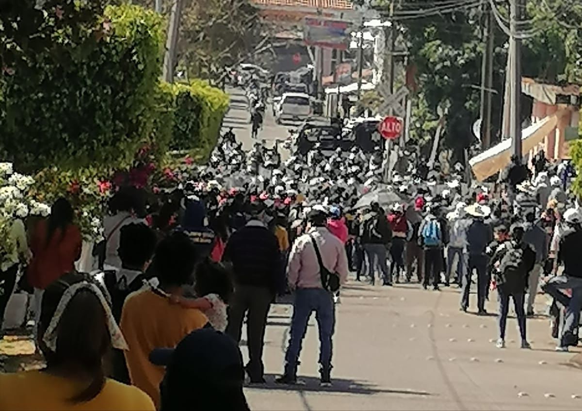 Asegura Bedolla que no hay represión contra magisterio indígena de Michoacán