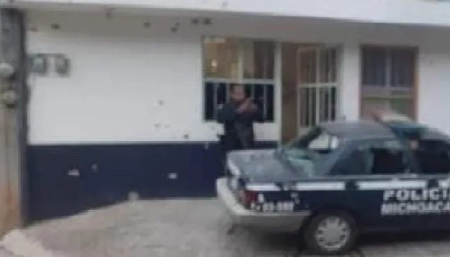 Atacan oficinas de la FGE en Maravatío, hay tres agentes lesionados