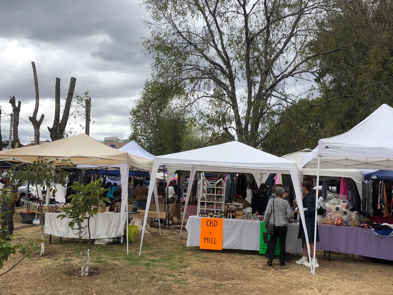 Bazar Naranja comprensión vecinos