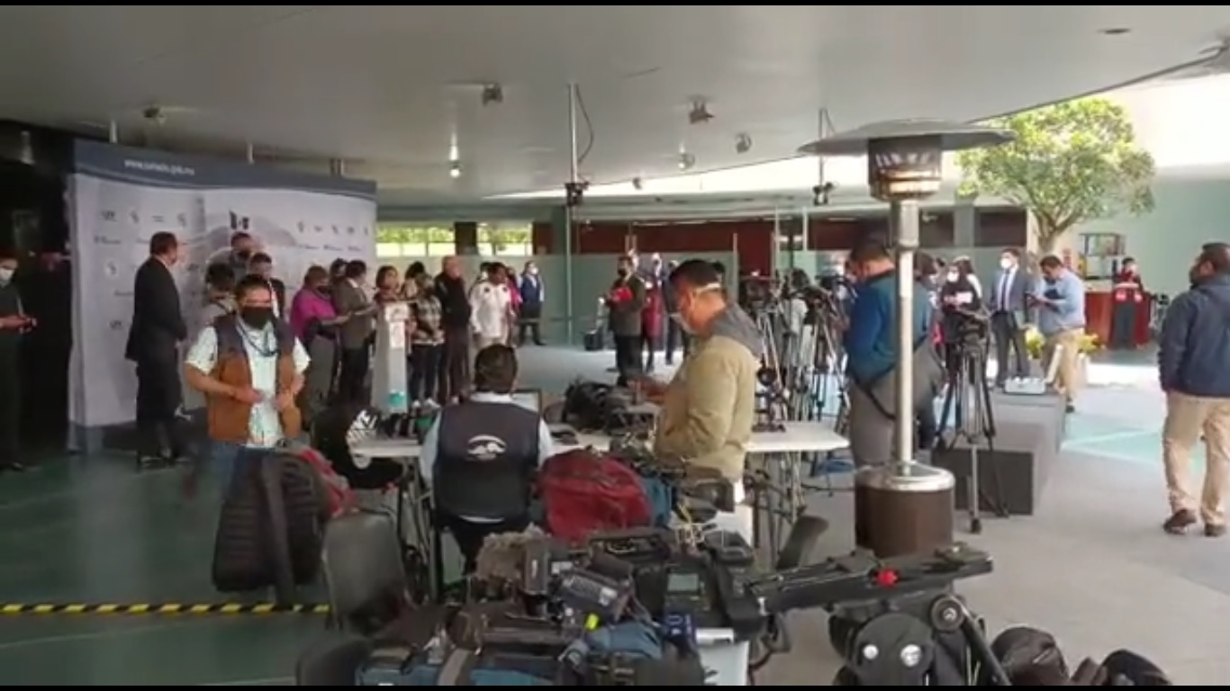 Conferencia de prensa de Morena en Senado se vacía de periodistas