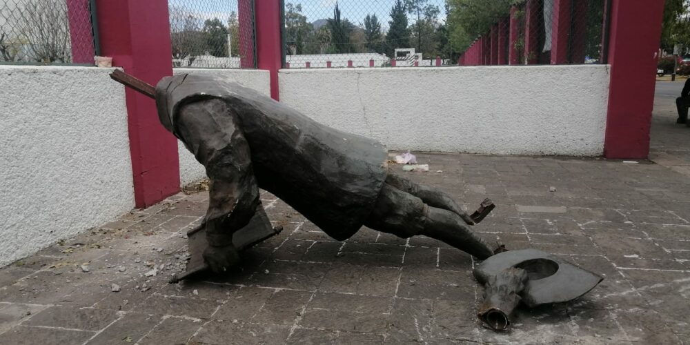 ConsejoIndígena se niega a pagar escultura dañada en Morelia