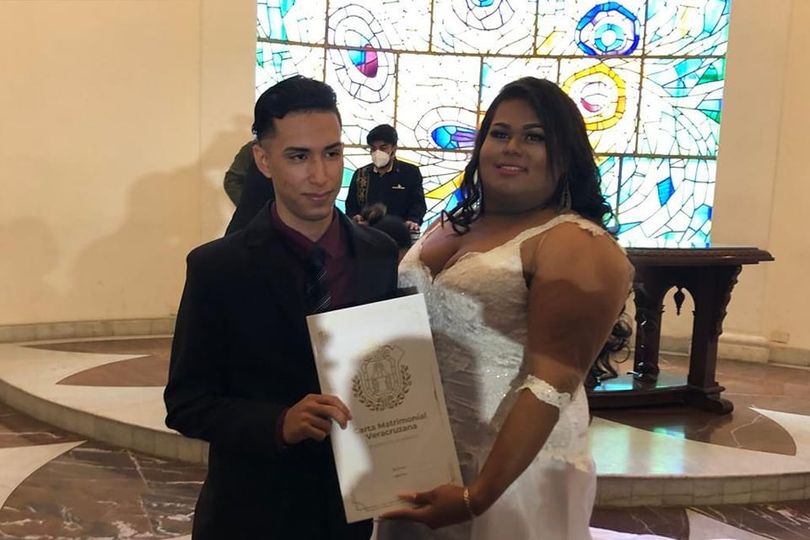 Efectúan en Veracruz primer matrimonio trans