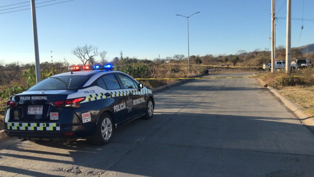 Ejecutan a dos personas en un predio de Villas del Pedregal