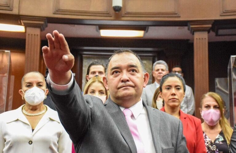 “En la cuerda floja”, secretario de Finanzas del Congreso de Michoacán