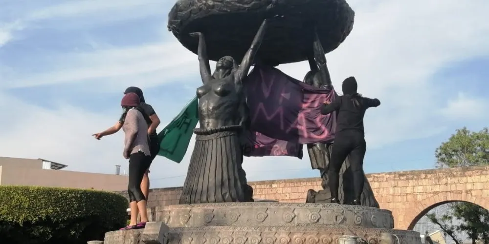 Gerencia del Centro Histórico dialoga con colectivos feministas para evitar daños a monumentos