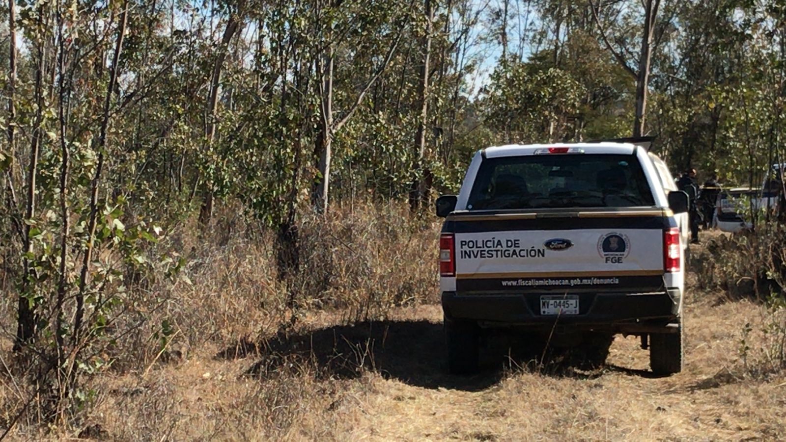 Localizan el cuerpo de una persona sin vida dentro de un taxi en la Tenencia Morelos