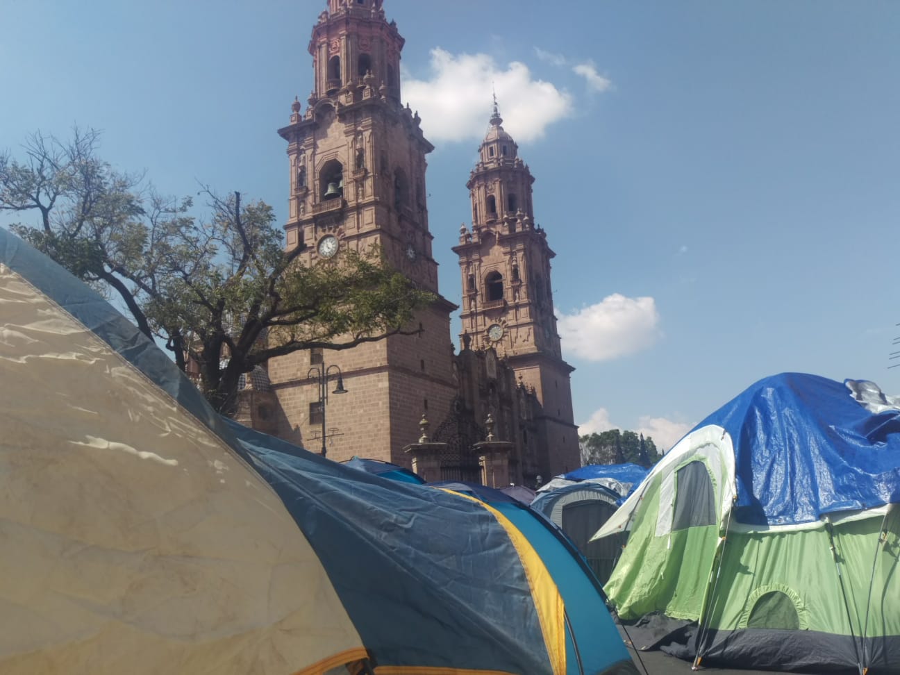 Si en un mes nos resuelven, hasta entonces nos vamos CNTE