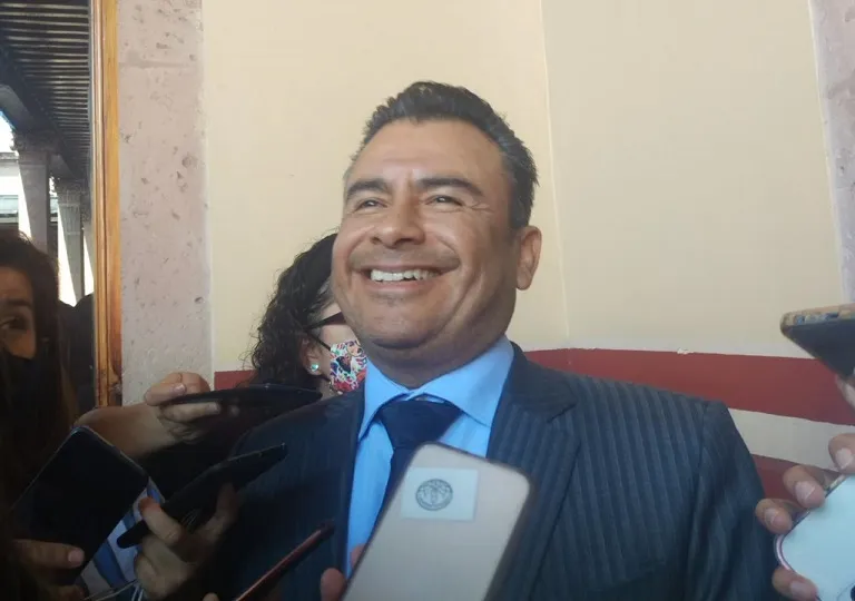 Silvano mano Congreso de Michoacán