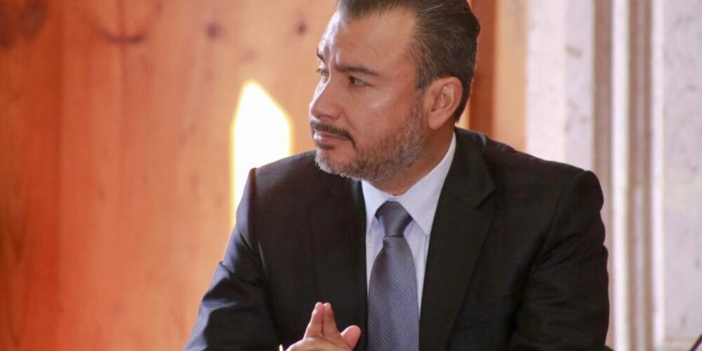 diputado de Morena Michoacán combi