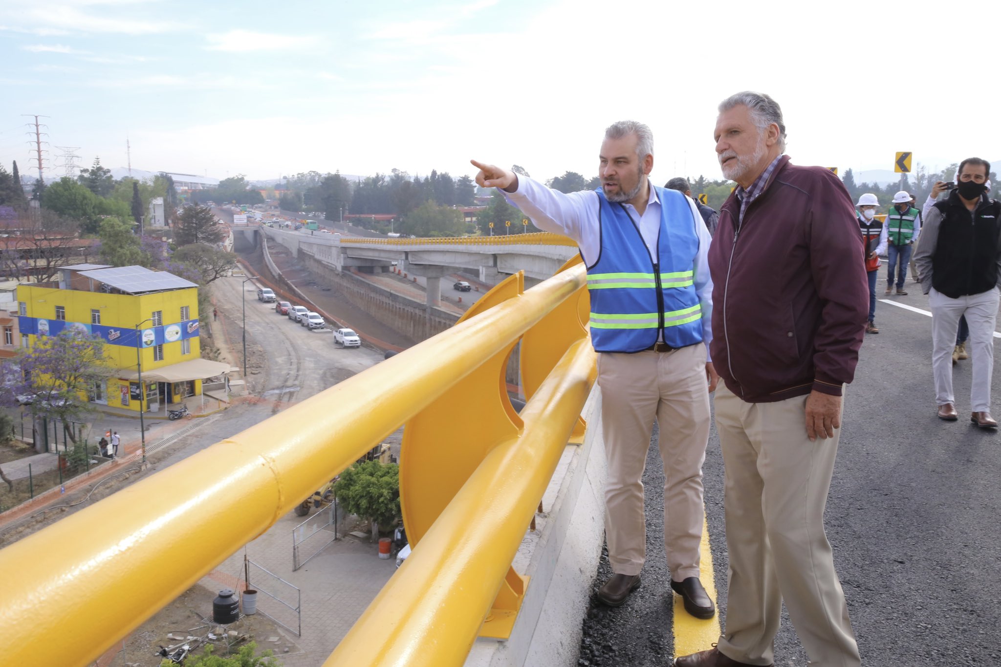 Constructoras de distribuidores viales deben seguir ejemplo de ingenieros militares: Bedolla