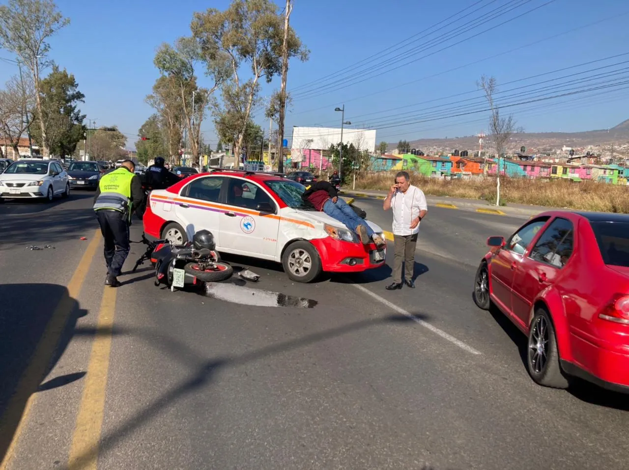 Dos operadores de motos se accidentan en Morelia