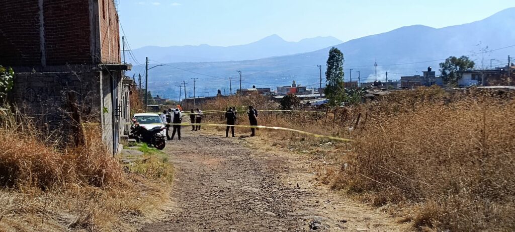 Ejecutan a 2 hombres en predio de colonia Lucio Cabañas, en Morelia