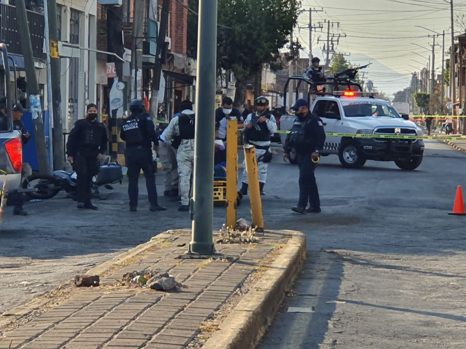 Pistoleros atacan a joven en Zamora