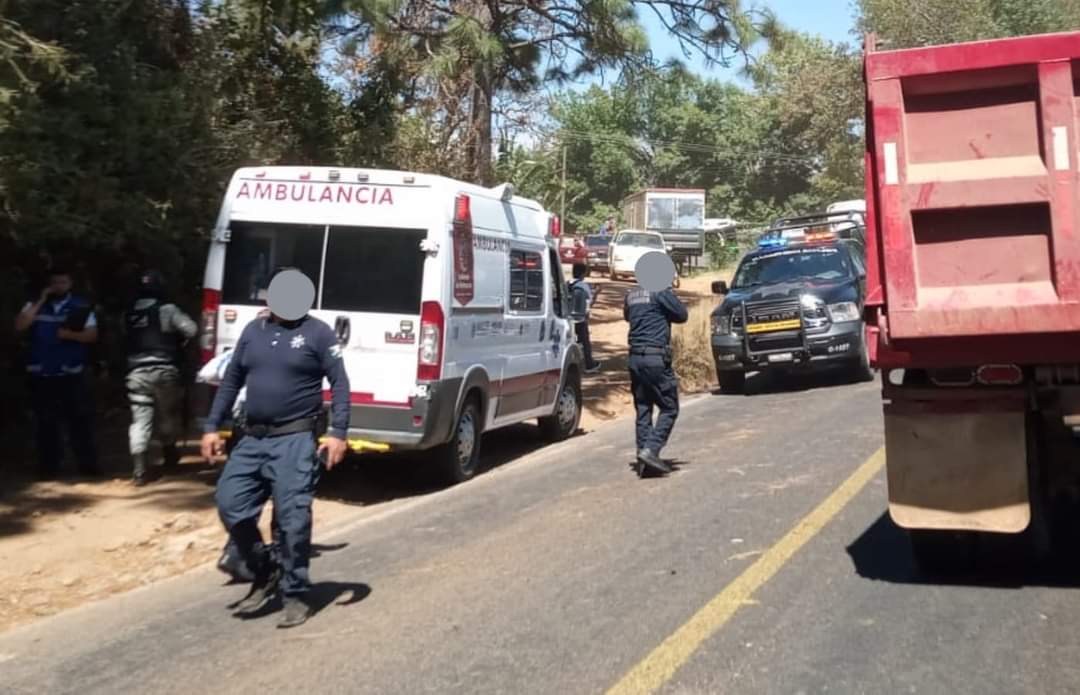 Varios lesionados tras accidente en carretera Acuitzio-Villa Madero