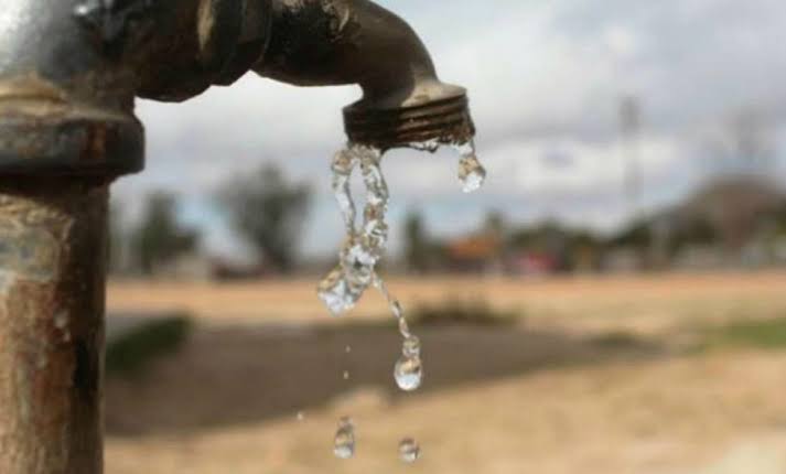 Vecinos de Villas del Pedregal amagan con bloqueos por falta de agua