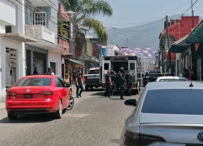 Acribillan a pareja en colonia Ramón Farías de Uruapan