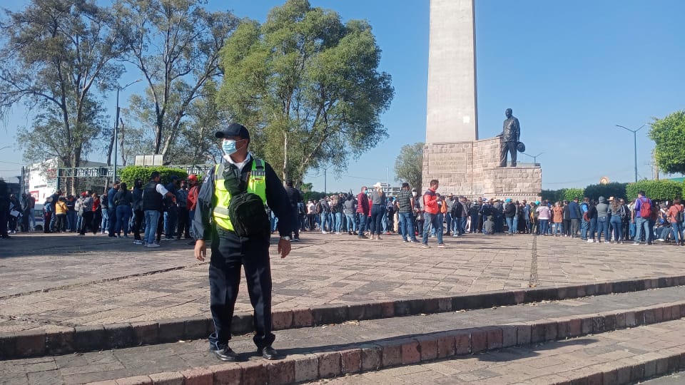Arrancó marcha del Sitcbem; exigen destitución de Teresa Mora Covarrubias