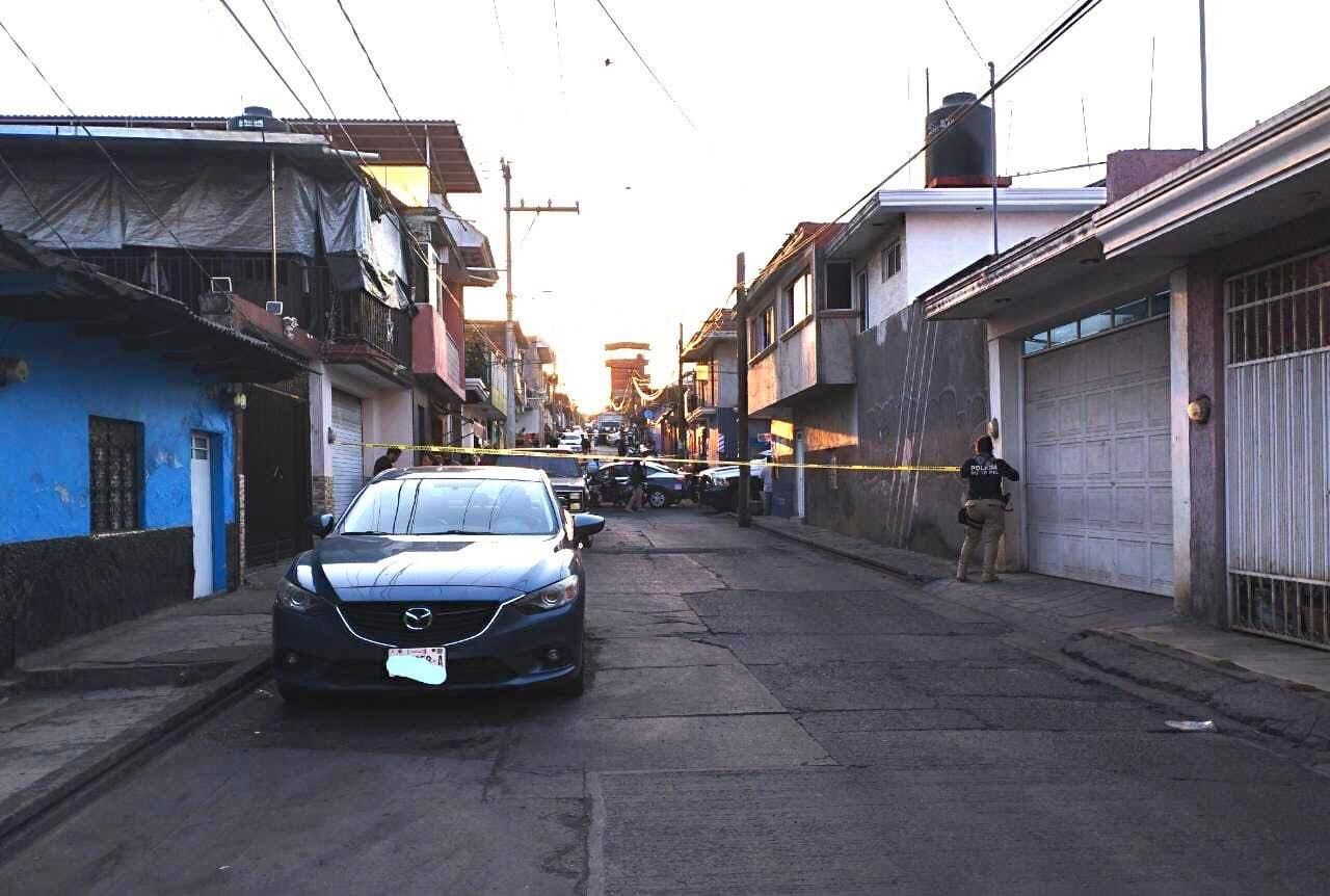 Balean a un sujeto en el Barrio El Vergel en Uruapan