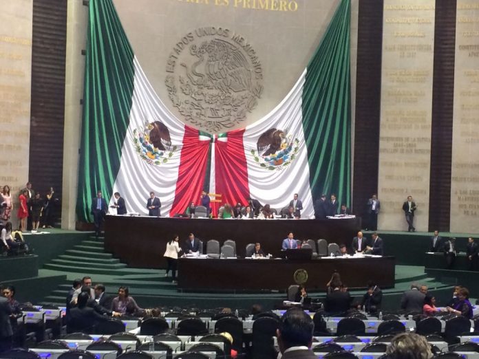 Diputados votarían este lunes Ley Minera de AMLO