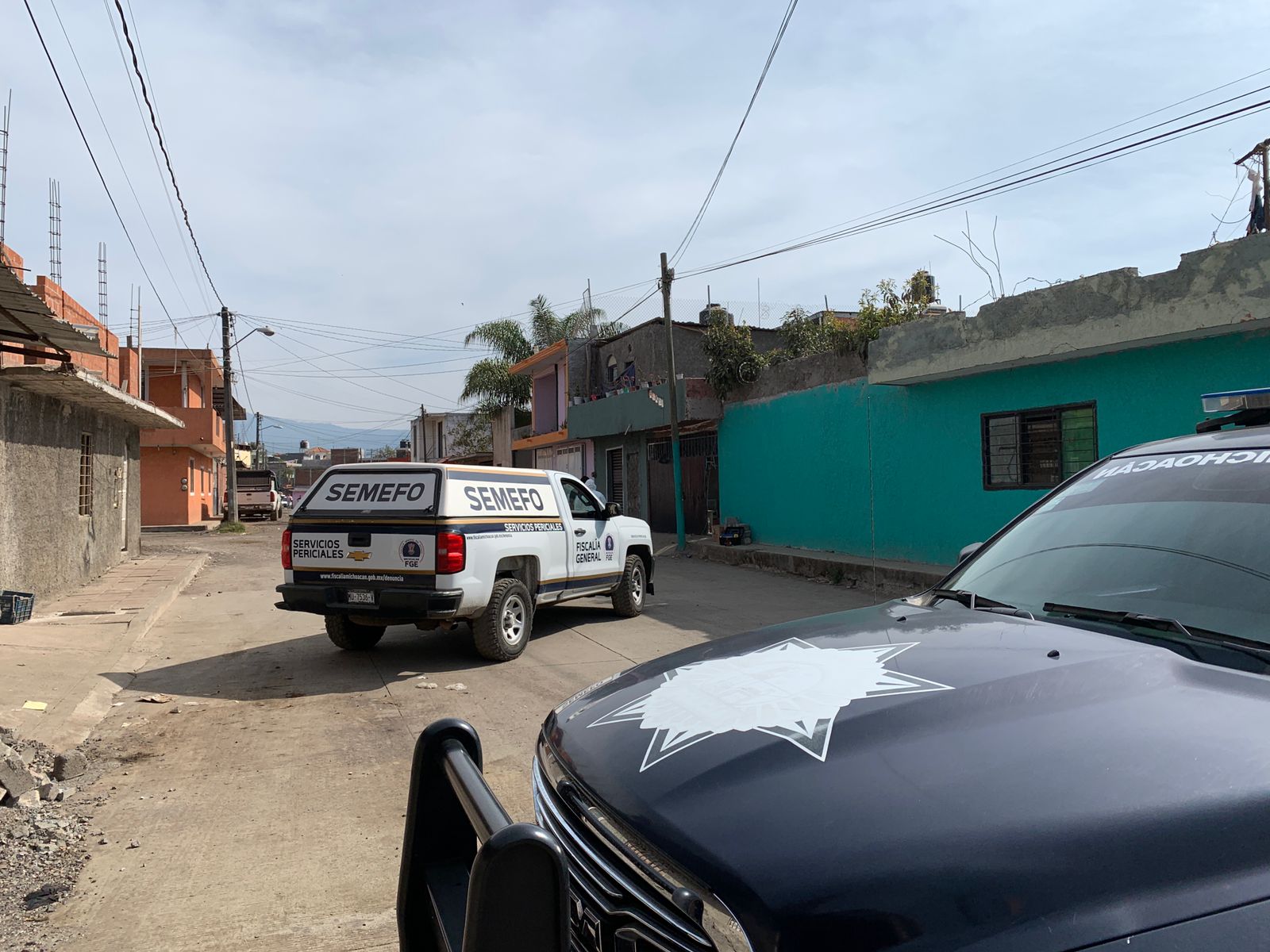 Hallan dos hombres asesinados en una casa, en Uruapan