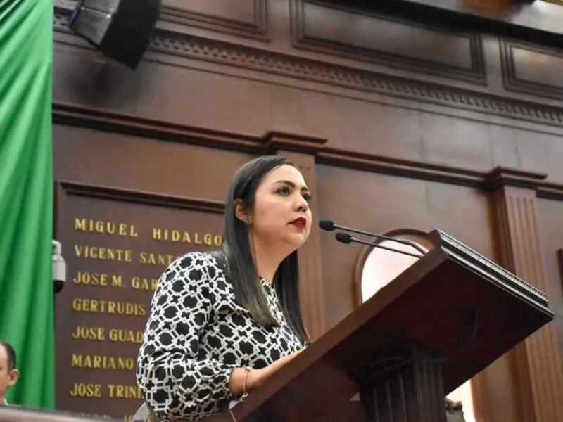 El Congreso de Michoacán pidió al Ejecutivo estatal asegurar el abasto de medicinas para niños con cáncer, al señalar que su derecho a la salud no se está garantizando