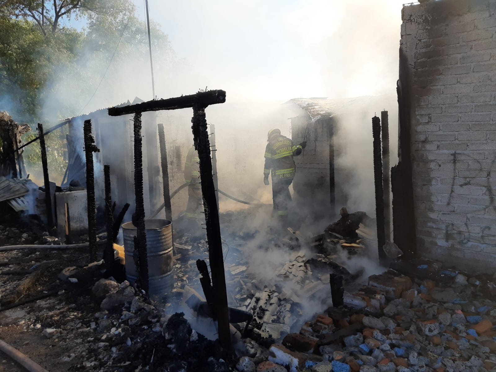 Muere una persona calcinada en un incendio en la colonia El Lago en Morelia