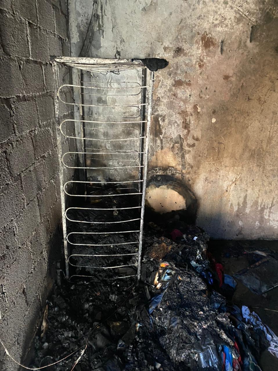 Mueren calcinados dos gemelos de 3 años al incendiarse su vivienda en Tocumbo
