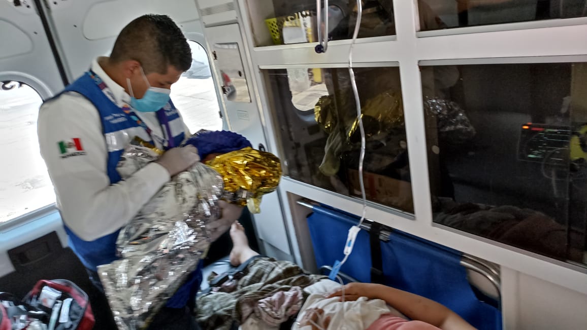 Paramédico de Morelia atendió con éxito parto a bordo de una ambulancia