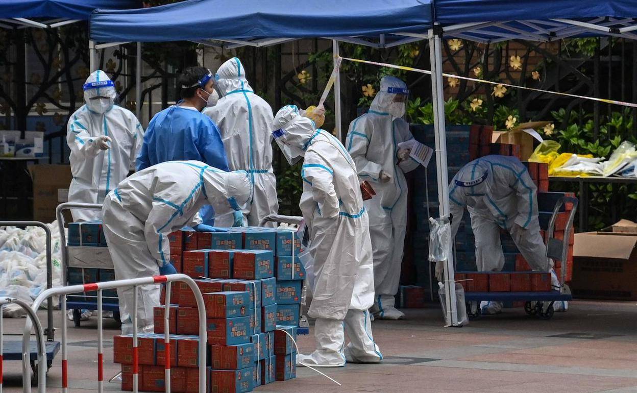 Reporta China primer caso humano de gripe aviar H3N8