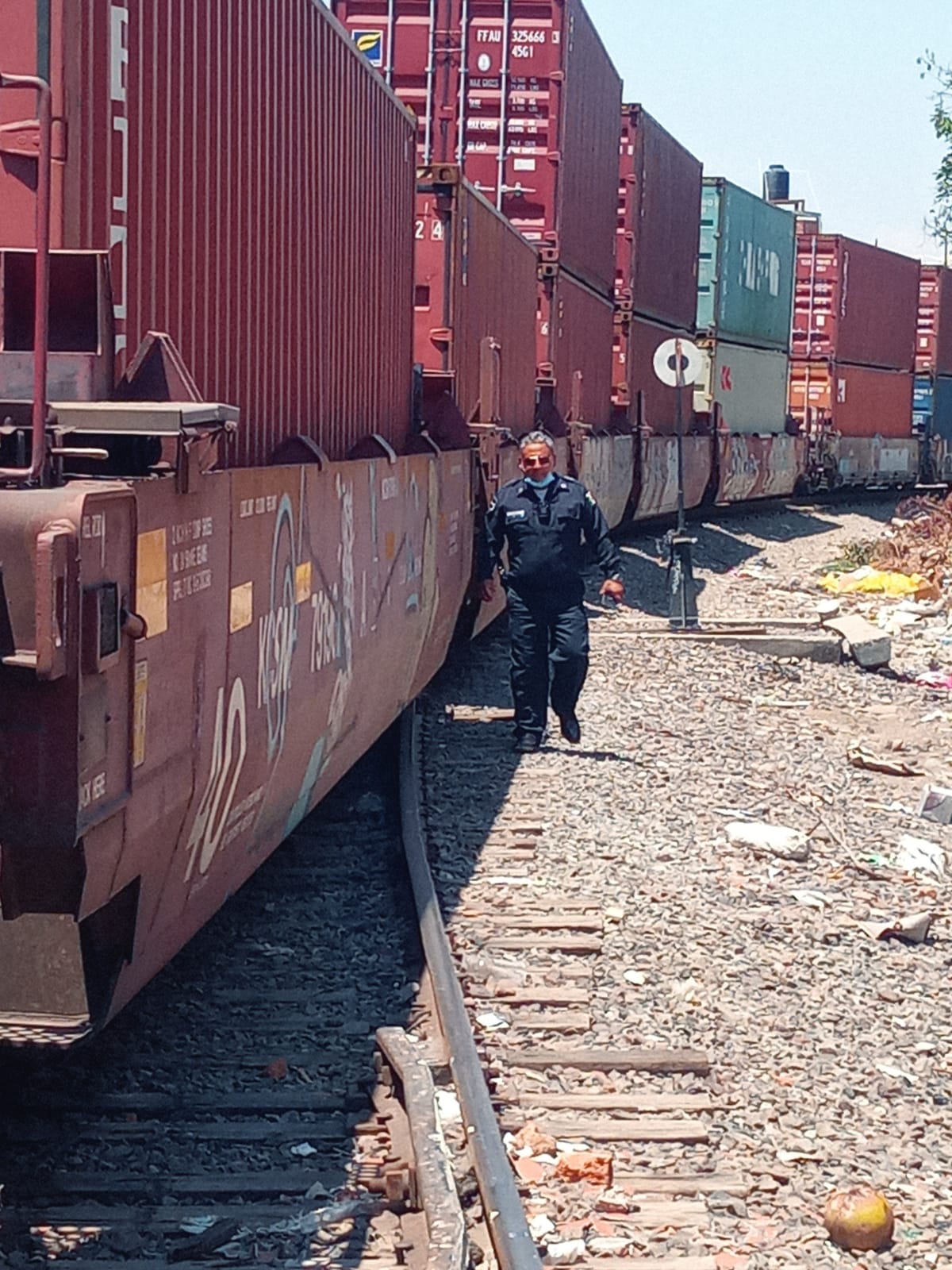 Tren sufre una avería y queda atravesado en la zona sur de Morelia
