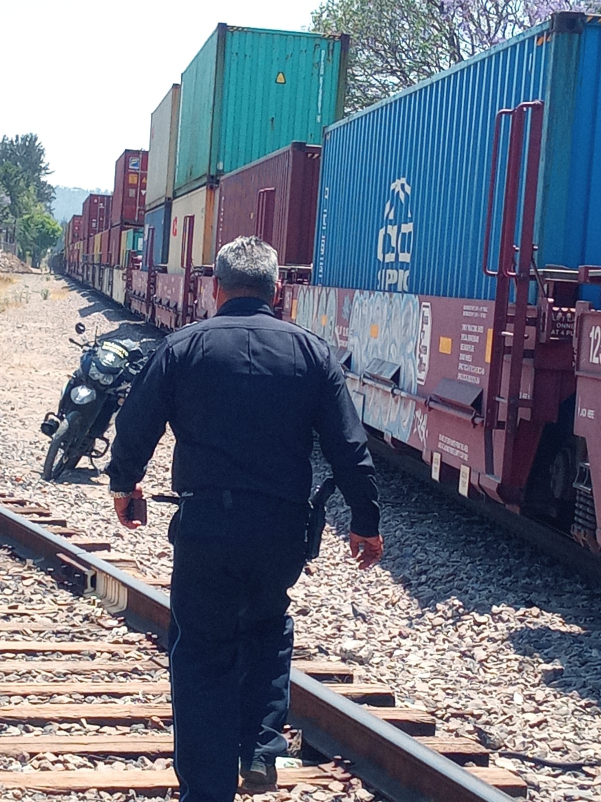 Tren sufre una avería y queda atravesado en la zona sur de Morelia