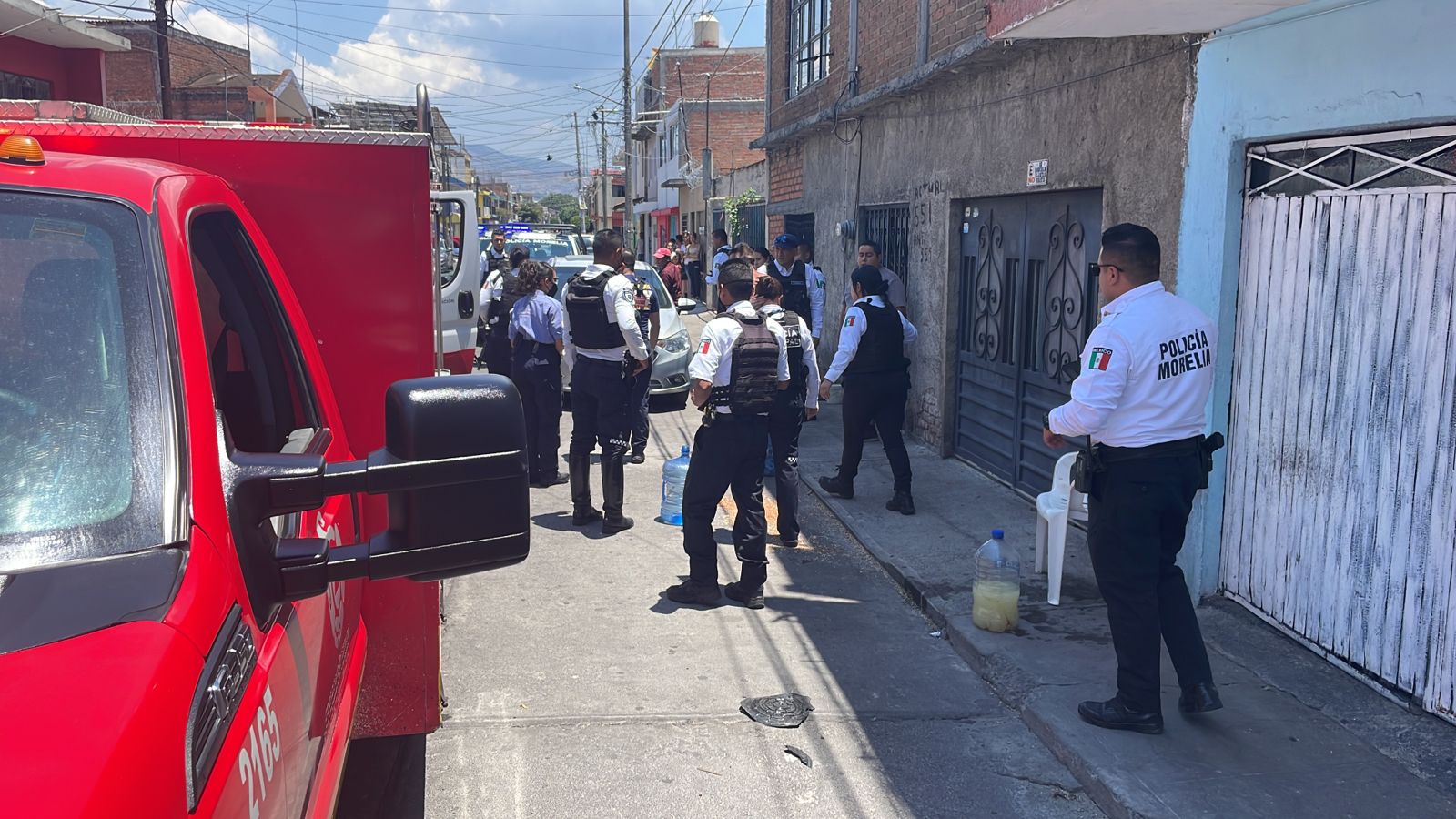 Acumulación de solventes ocasiona flamazo en vivienda de Morelia