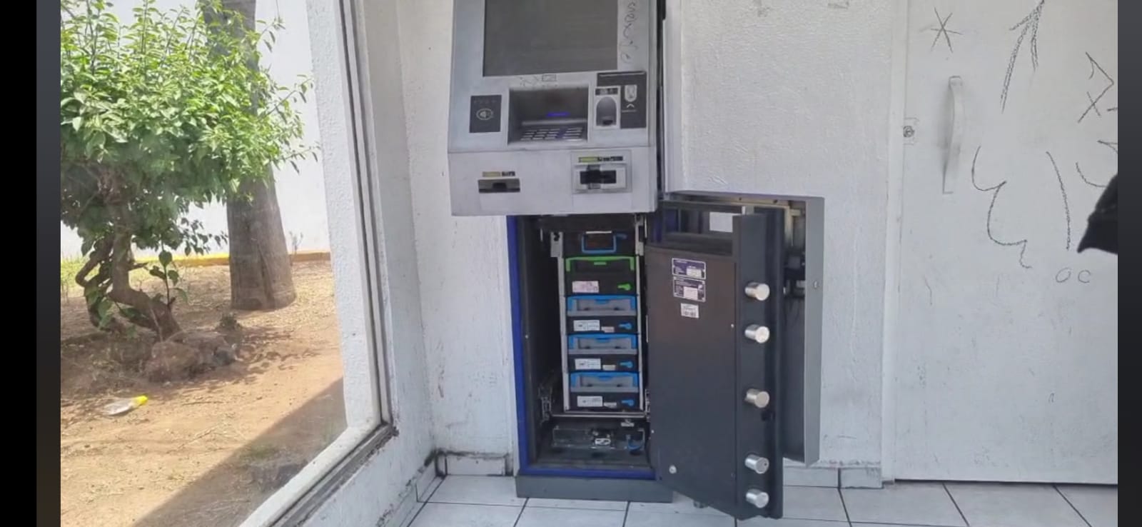 Autoridades descartan robo en un cajero, estaba en mantenimiento