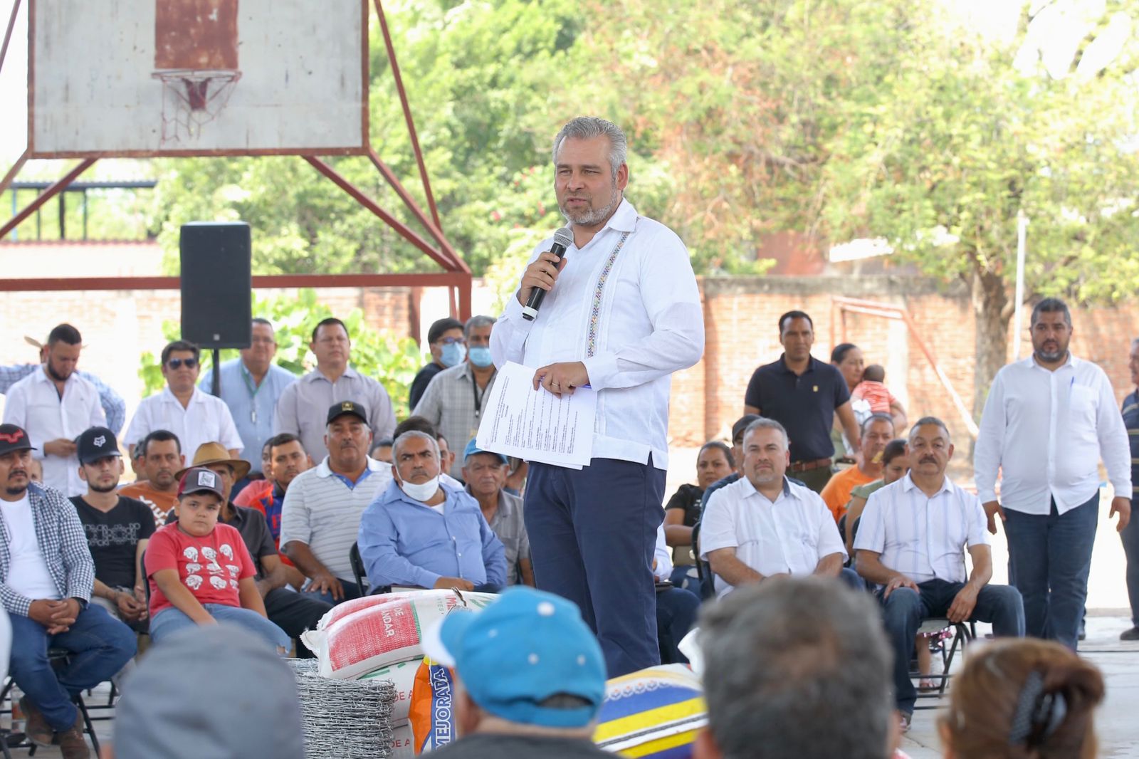 Estado y federación avanzamos en recuperación de carreteras y actividad productiva en Aguililla Bedolla