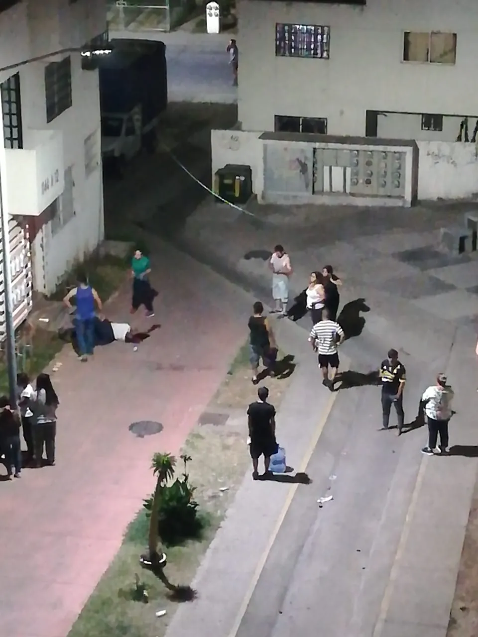 Investigan muerte de sujeto que cayó de edificio en Villas del Pedregal