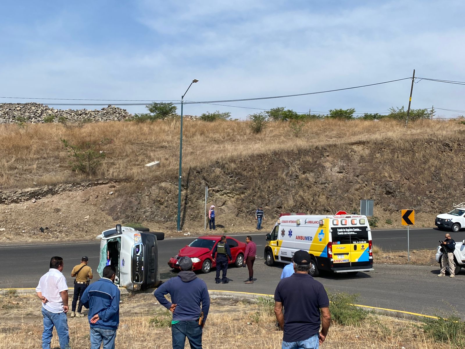 Patrulla de la FGE protagoniza un choque en la carretera al Recinto Ferial