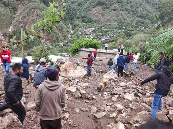 Reportan al menos dos muertos en Oaxaca por paso de Agatha