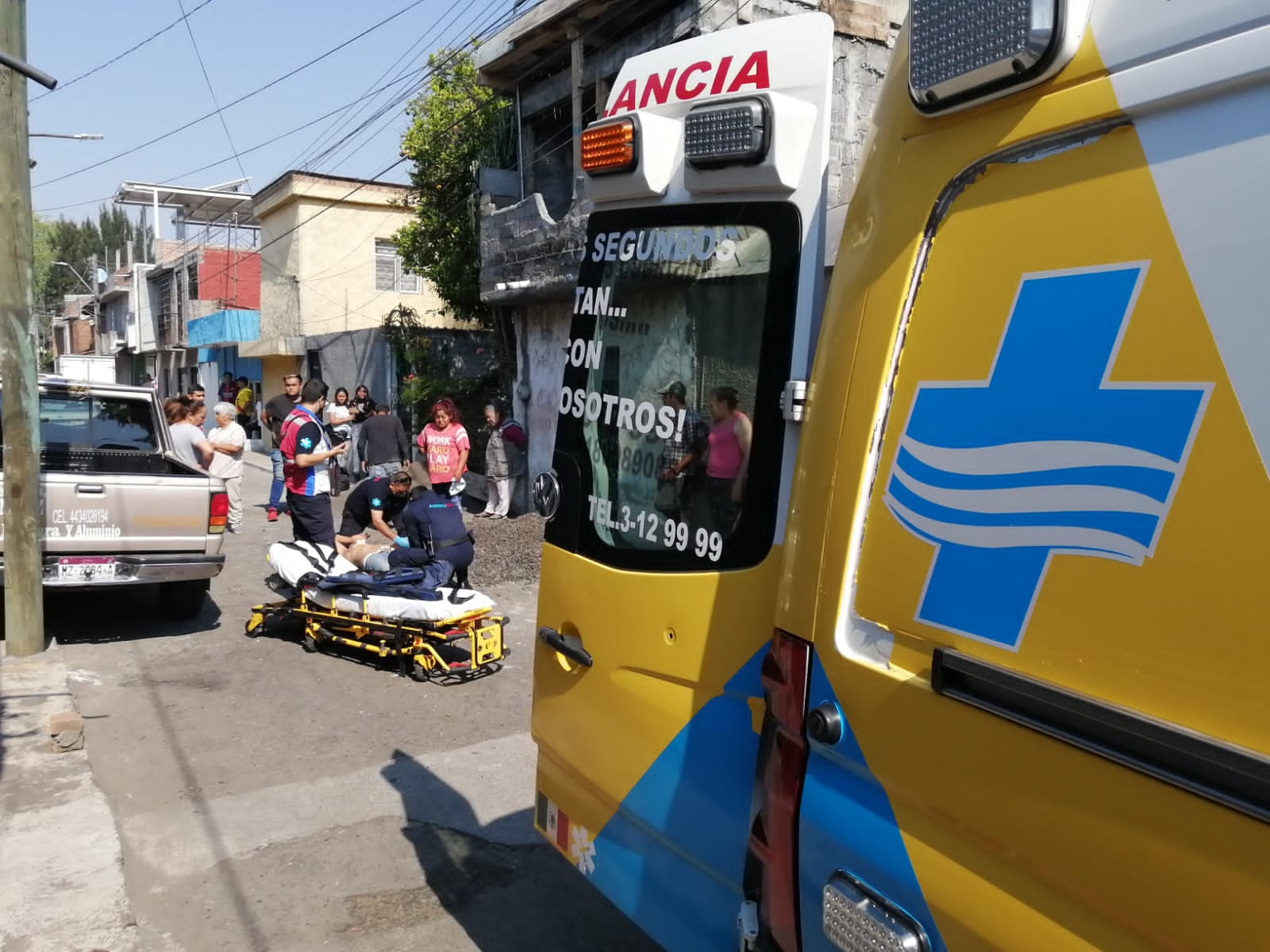 Sujeto queda herido con una descarga eléctrica en Villas del Pedregal