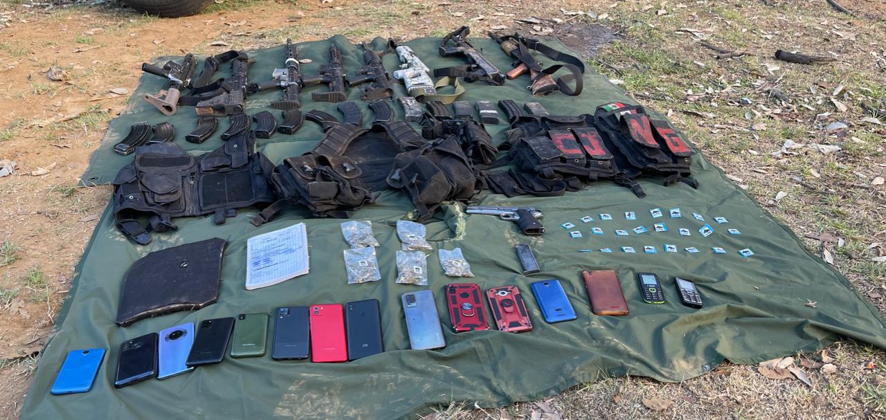 Capturan a 10 presuntos gatilleros en campamento instalado en cerro en Quiroga