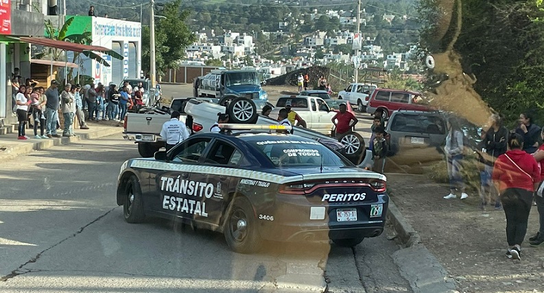 Carambola tres vehículos mujer lesionada