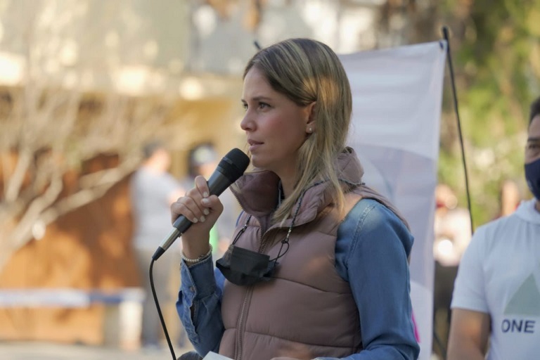 Daniela de los Santos actas de nacimiento