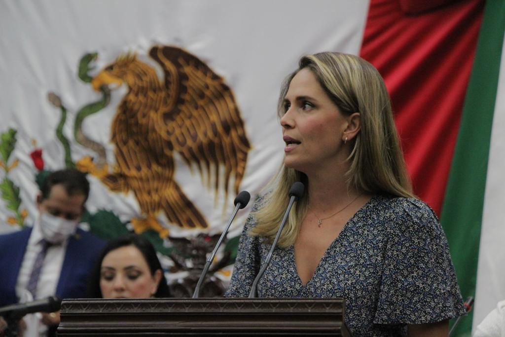Daniela de los Santos adolescencia en Michoacán