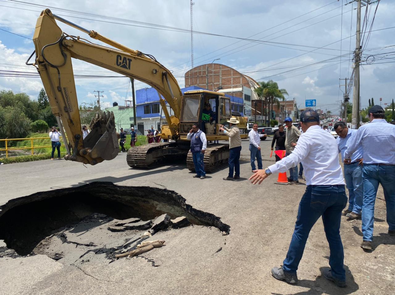 Derrumbarán los dos carriles en Siervo de la Nación tras colapso